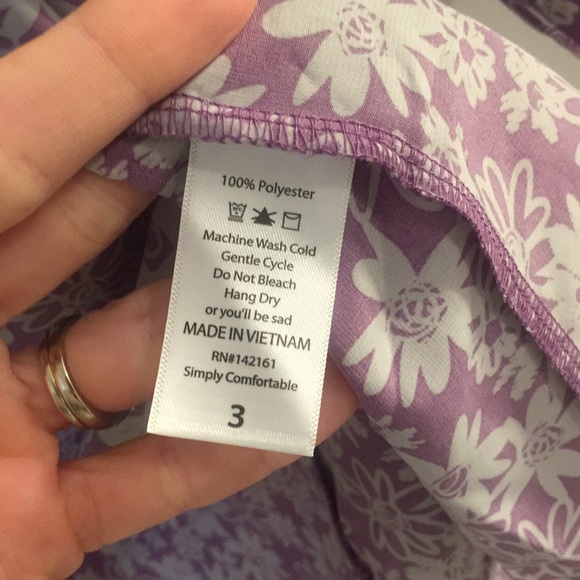 Purple floral lightweight layering piece - Picture 3 of 3